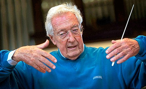 British conductor claims vitamin C jabs reversed his cancer 669bde3a64022.jpeg