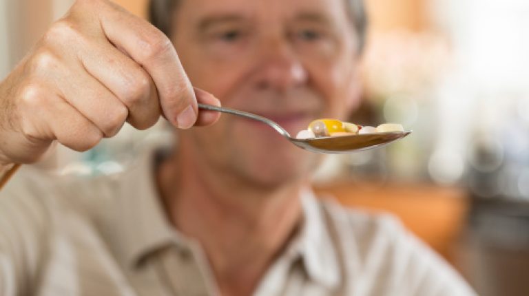Can Vitamin E and selenium supplements increase prostate cancer risk?_669bc42d69bdc.jpeg