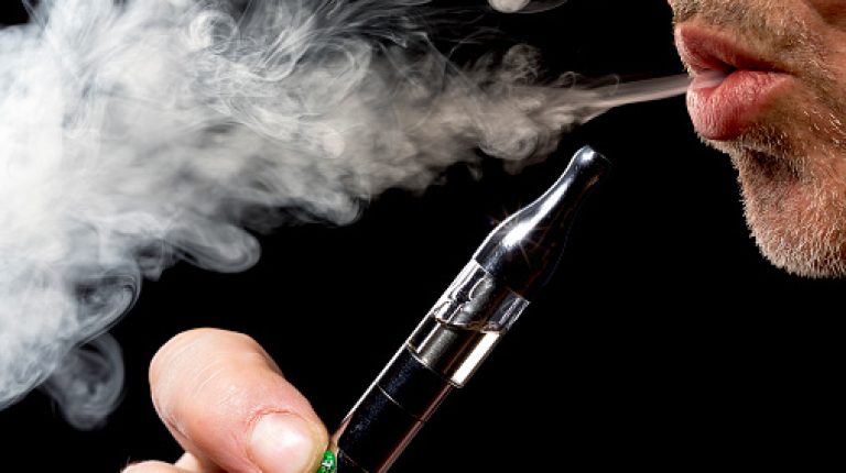E-cigarettes – anti-smoking solution or public health risk?_669bbe04144d1.jpeg