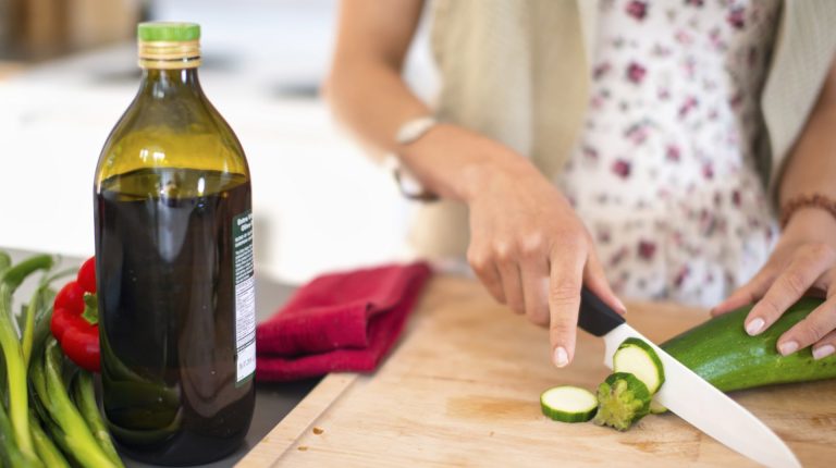 The do’s and don’ts of cooking with olive and other oils_669bbbe920776.jpeg
