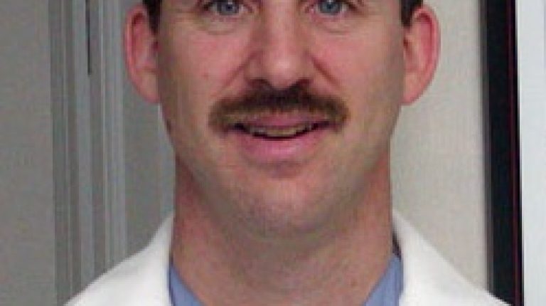 US professor who faked Pfizer drug research is jailed for 6 months_669bd7ba7fc5b.jpeg